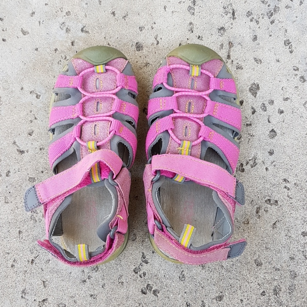 Girls sandals